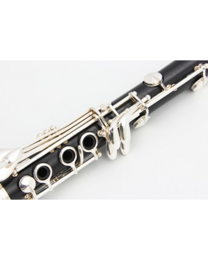 Clarinete Amati ACL 322S
