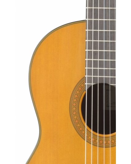 Guitarra Yamaha CG 122MC